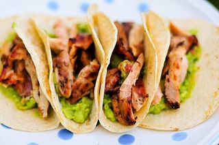 Tacos pollo e guacamole