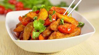 хрустящие баклажаны в кисло-сладком соусе (250 гр.)