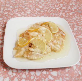 Pollo Con Salsa De Limón