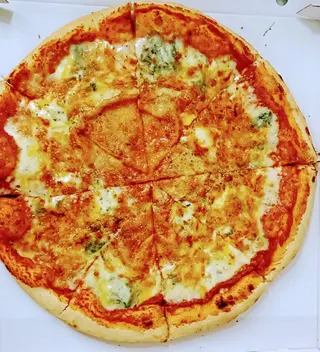 Pizza 4 Quesos (33cm)