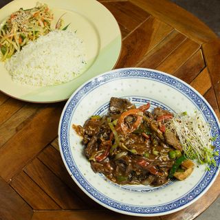 Wołowina w sosie pięciu smaków 		150g