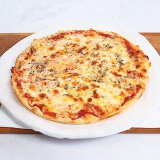 Pizza Quattro Formaggi mala