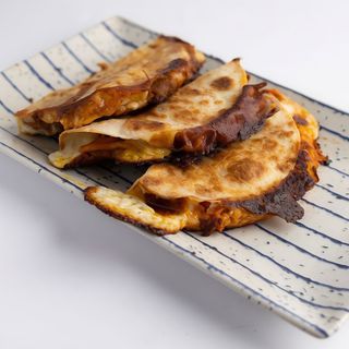 Quesadilla de tinga de pollo (3 uds.)