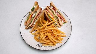 Milky klub sendvič sa piletinom