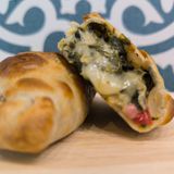 Empanada De Espinacas Y Queso