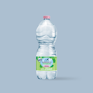 Acqua naturale