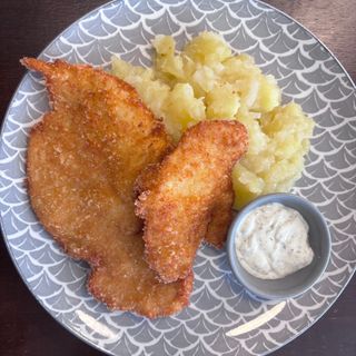 Pohana piletina s pireom, domaći tartar umak