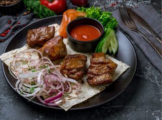 Шашлик з яловичини (200/40/40г)