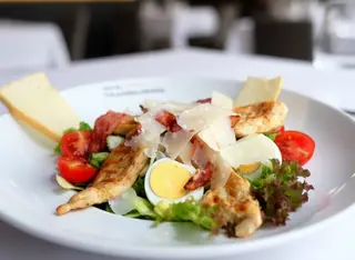 Salată Caesar