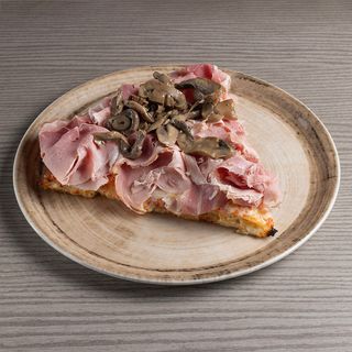 Cotto alla brace e funghi champignon spadellati