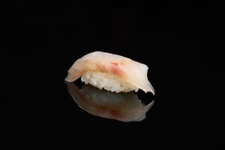 Nigiri spigola - 2 pezzi