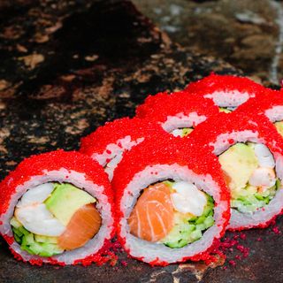 Рол Каліфорнія з лососем та креветкою в ікрі (335г)