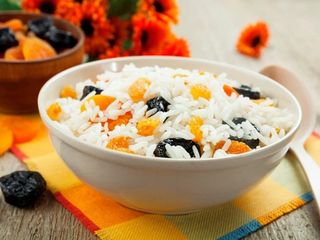 Рисовая каша с сухофруктами