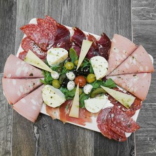 Antipasto De La Casa