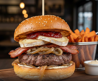 Hamburguesa De 200 G .Con Cebolla Confitada