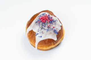 Biała czekolada z jagodami