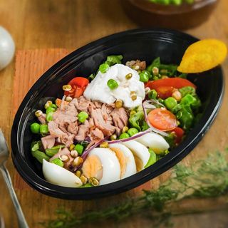 Салат з тунцем