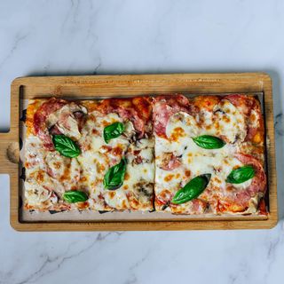 Pizza Salami E Funghi (1 persoana)