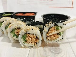 Філадельфія з жареним лососем (390 гр.) ( 8 шт./390g)
