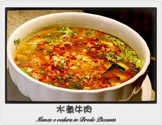 Manzo con verdure in brodo piccante