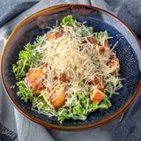 Salata Caesar cu pui