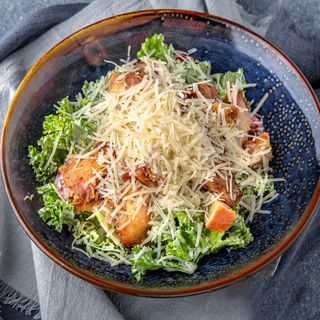 Salata Caesar cu pui