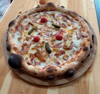 შებოლილი ქათმის პიცა 8 ნაჭრიანი