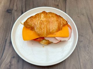 Круасан з шинкою