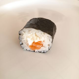 40. Maki Salmón Y Queso (8 Pzs.)