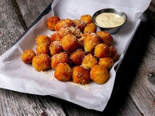 Сирні кульки з соус тартар (200/50g)