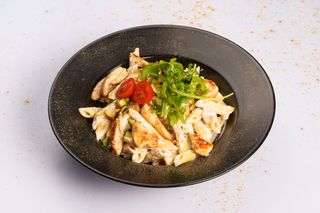 Pasta sa piletinom i tikvicama