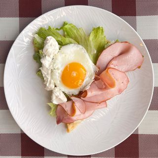 Млинець з Баликом і смаженим яйцем