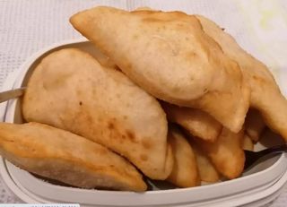 Panzerotto al forno con ricotta forte