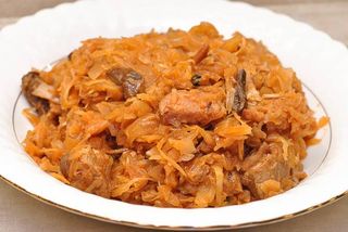 BIGOS Z PIECZYWEM