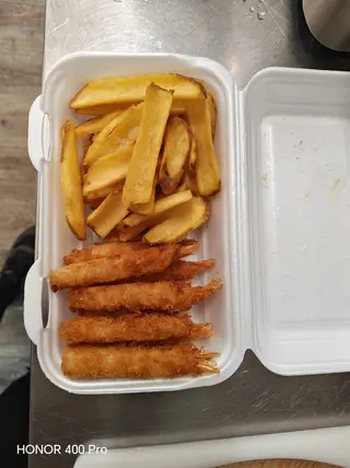 Repovi škampi sa pomfritom