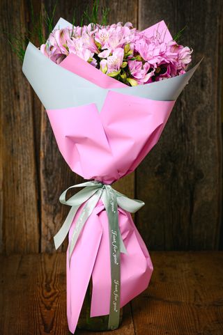 Букет алстромерия