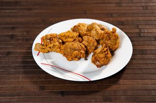 83. Aripi de pui prăjite picante