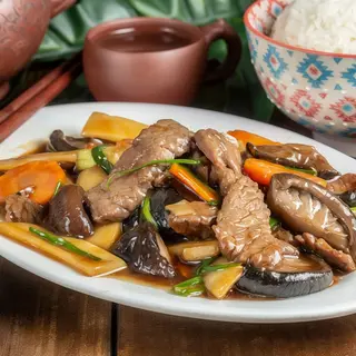 Ternera Con Bambú Y Seta 双东牛