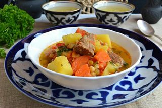 Шурпа с нутом