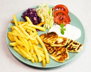 Talerz wege (z dodatkową sałatką grecką)