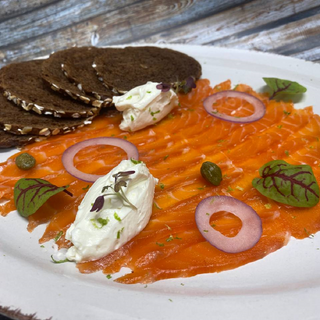 Сьомга слабосолена (100/40/40 г)