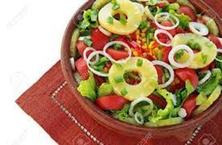 84 Ensalada Tropical