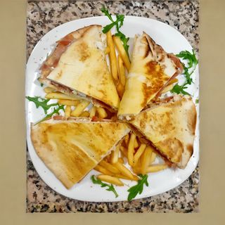 Tuna pikant sendvič