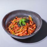Удон с курицей в кисло-сладком соусе