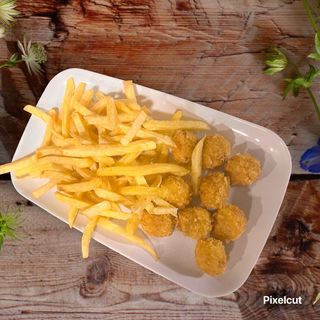 Palomitas de pollo con patatas