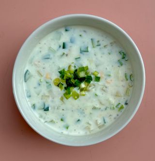 Окрошка з курочкою гриль