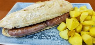 Bocadillo De Salchichas De Pagés