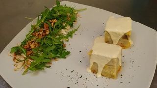 Tortino carciofi e gamberetti e sfoglie di salmone 