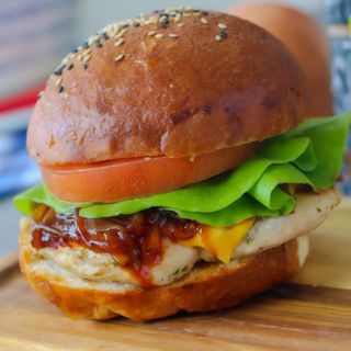 Hamburguesa De Pollo Completo