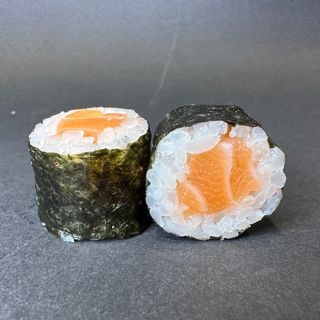 100 . MAKI SALMON (8 Uds.)